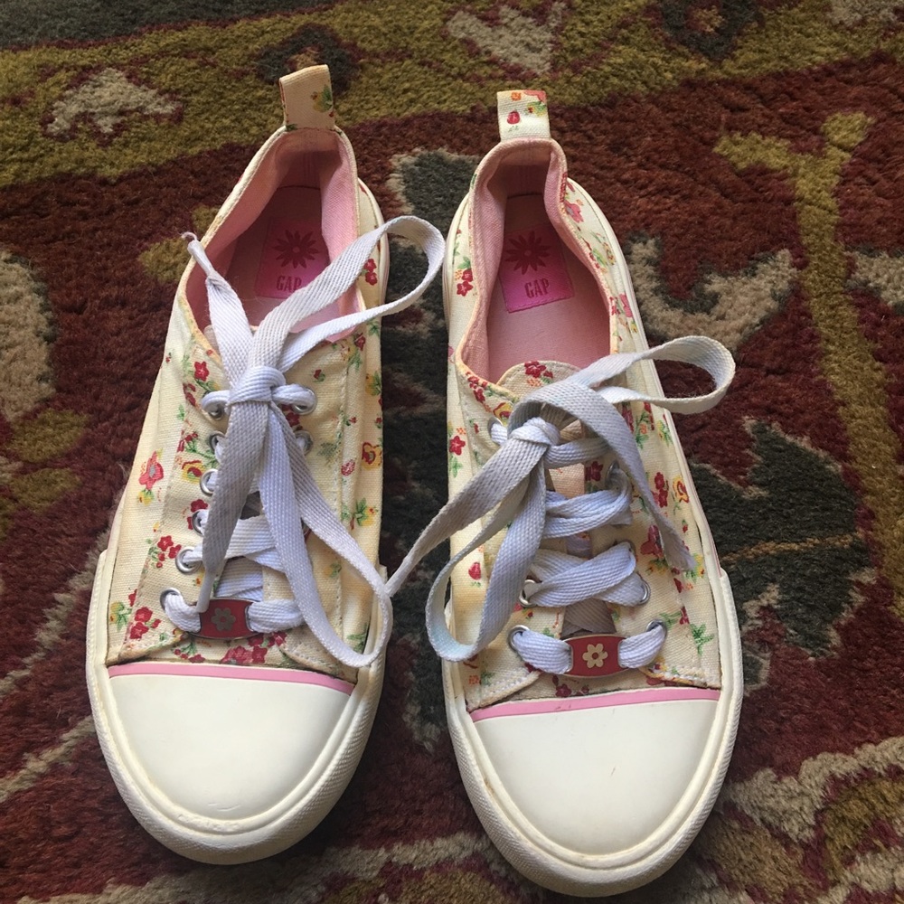 Gap vintage floral girls sneakers size 4